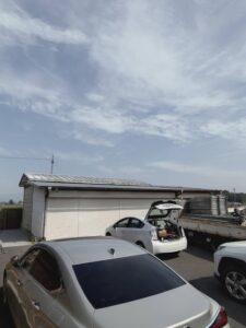 【施工事例】那須塩原市で納屋の屋根葺き替え工事|トタン屋根からガルバリウム鋼板へリフォームし耐久性・防水性を向上