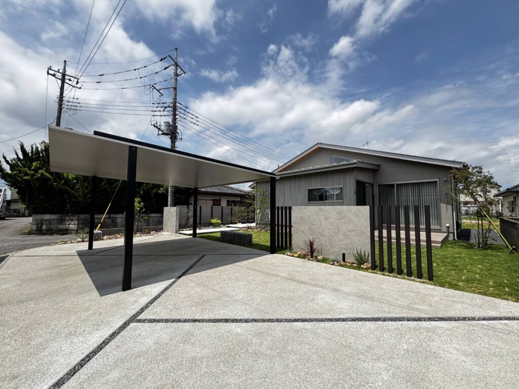 【那須塩原市】新築住宅の外構工事｜YKK AP「プレーンルーフ」と植栽・照明でつくる上質なエクステリア