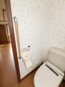 【矢板市】介護保険を活用した住宅改修｜トイレ・浴室・玄関の手すり設置と段差解消リフォーム