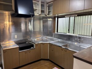 那須塩原市｜タカラスタンダードのキッチンへリフォーム！L型からI型へのレイアウト変更で明るく広々とした上質空間へ